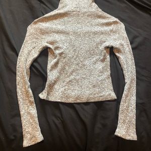 Turtleneck crop top sweater